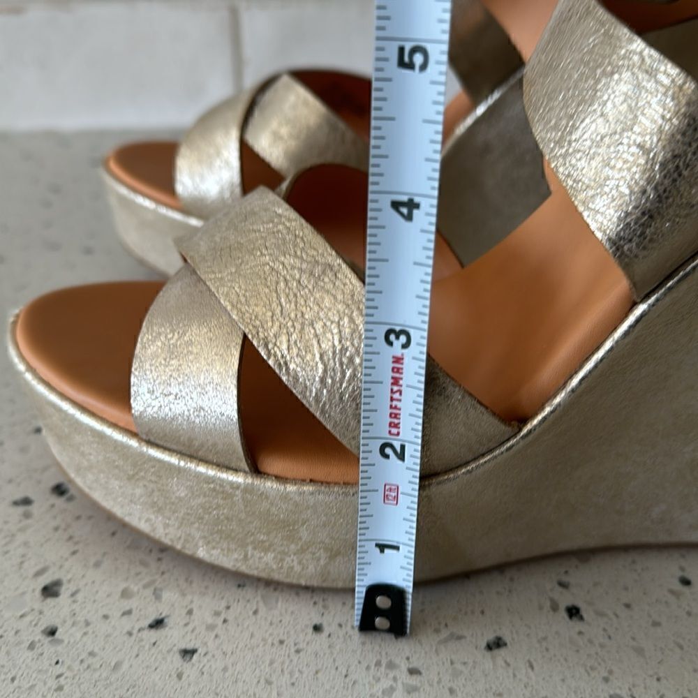 'Kork-Ease Grailey' Leather Gold Metallic Crisscross Strap Wedge Sandals Size 10 - Picture 5 of 16
